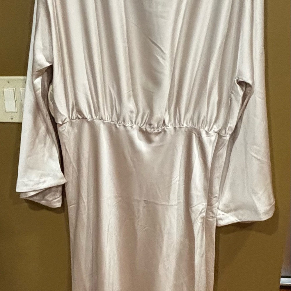 H&M Shoulder-Pad Satin Dress Sz XL BNWT (Light Beige) 1314753004 - Picture 9 of 9